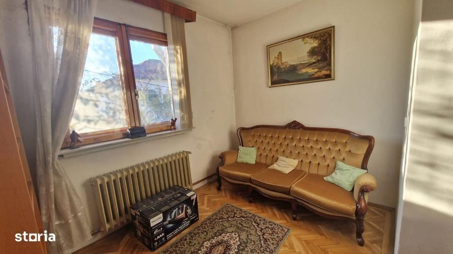 Casă cu 4 camere cu Teren 163 Mp în Central