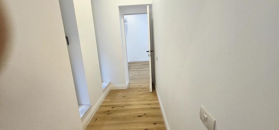 Apartament cu 3 camere decomandat în Aviației