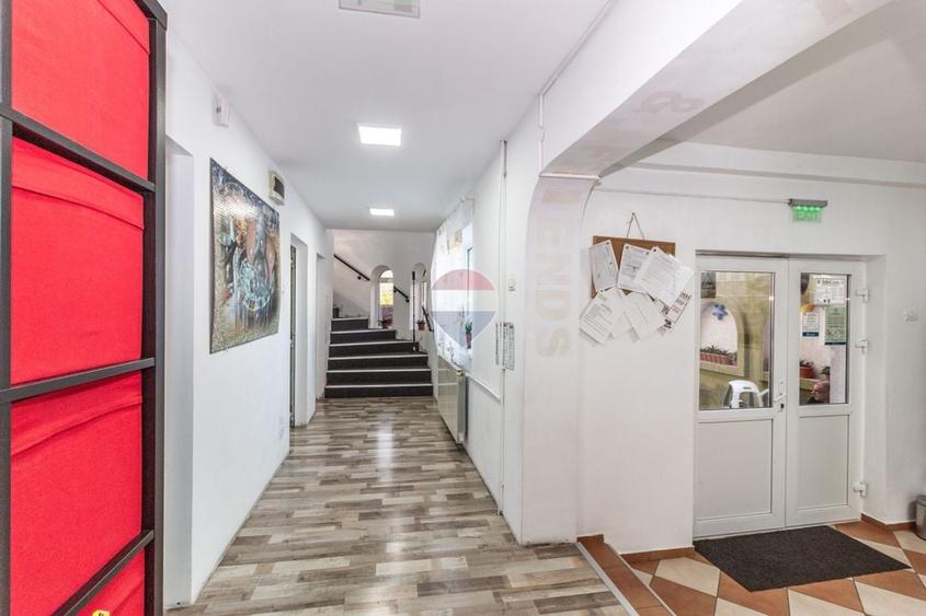 Casă individuală cu 7 camere cu Teren 250 Mp în Drumul Taberei