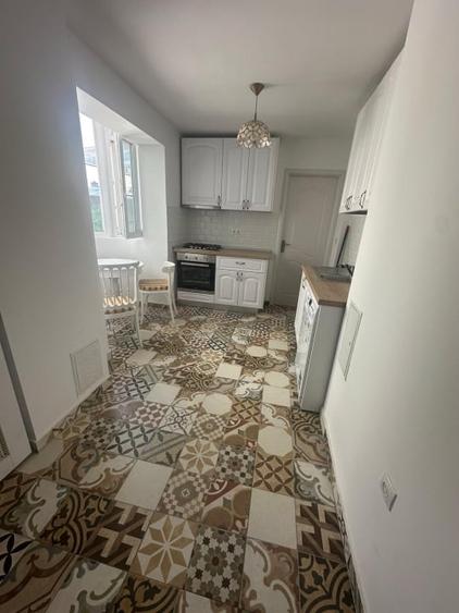 Apartament cu 3 camere decomandat, mobilat în Cișmigiu