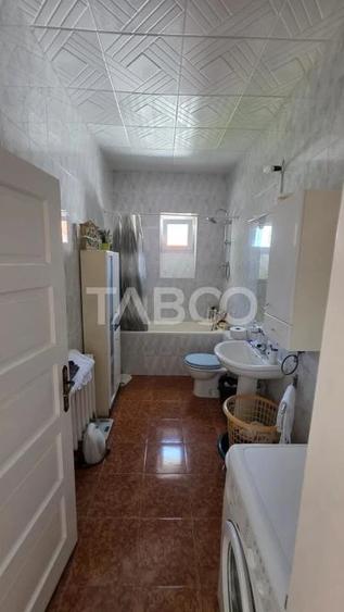 Casă cu 4 camere cu Teren 3150 Mp în Petrești