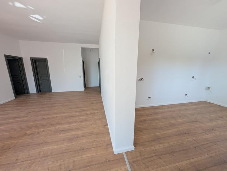Casă individuală cu 4 camere cu Teren 500 Mp în Corbeanca