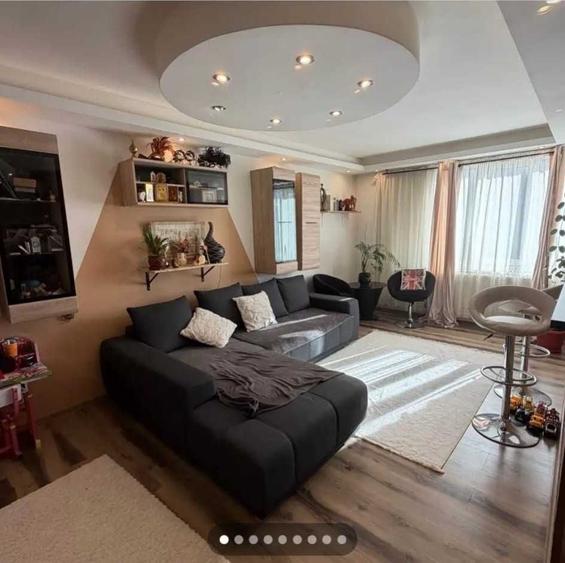 Apartament cu 4 camere decomandat în Central