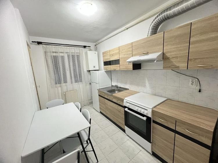 Apartament cu 2 camere decomandat în Petru Rareș
