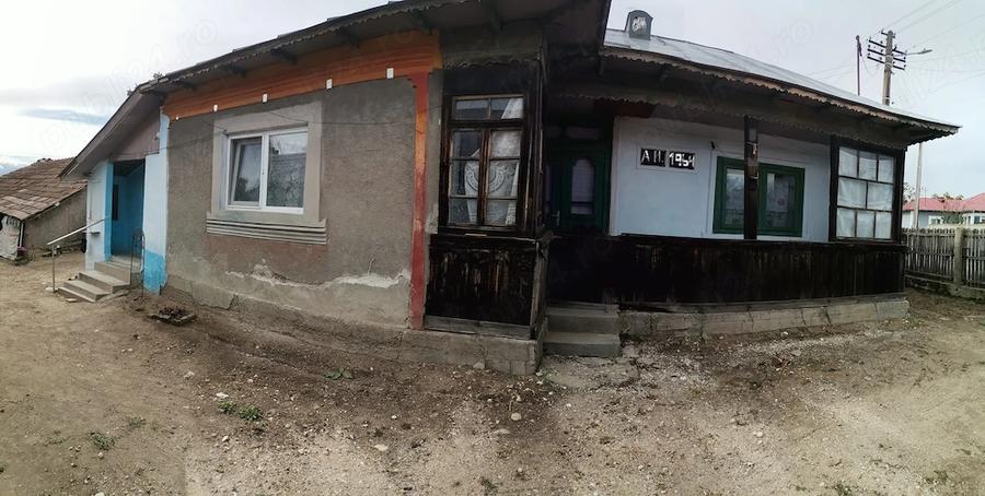 Casă cu 3 camere cu Teren 1133 Mp în Văleni