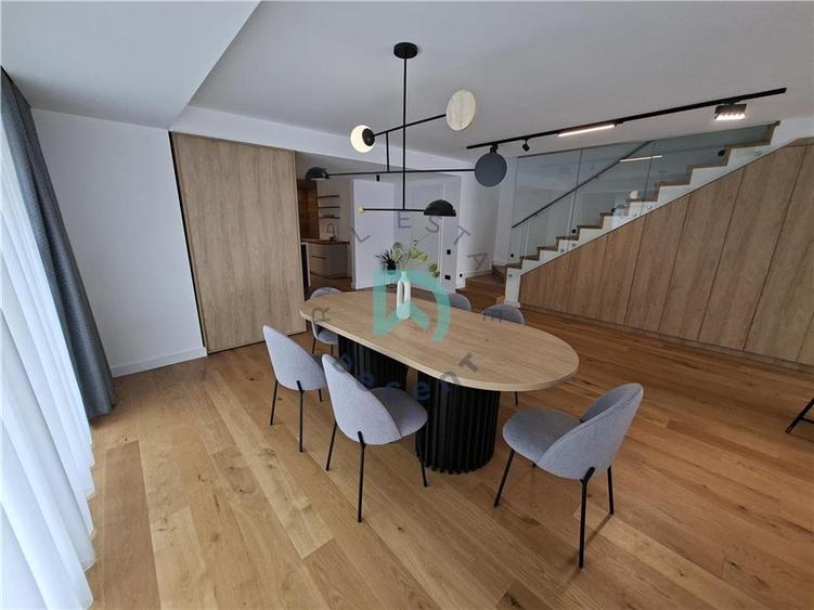 Apartament cu 4 camere decomandat în Drumul Poienii