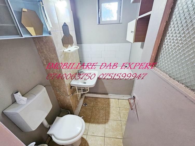 Apartament cu 3 camere decomandat în Piața Centrală