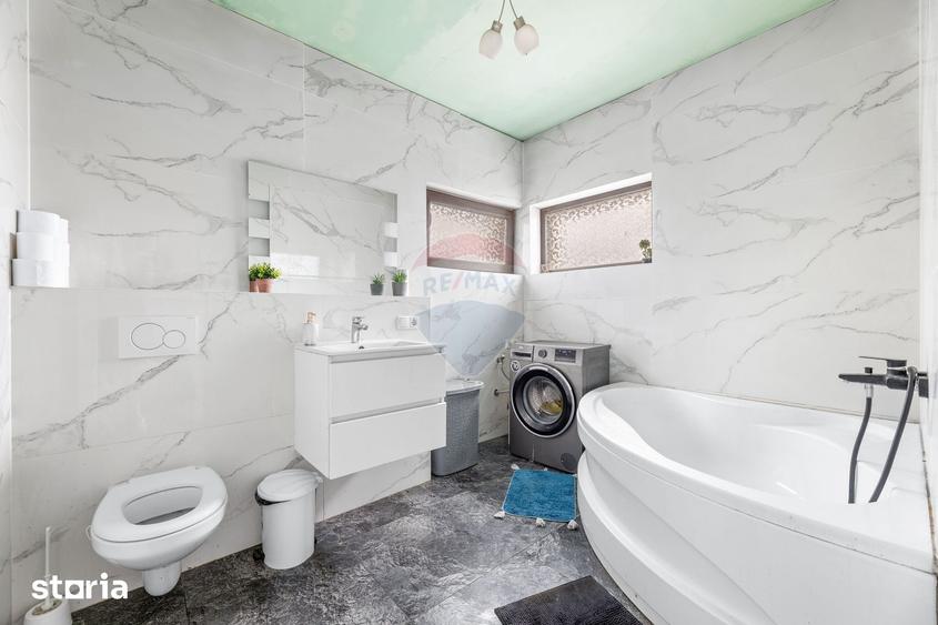 Casă cu 5 camere cu Teren 620 Mp în Macea