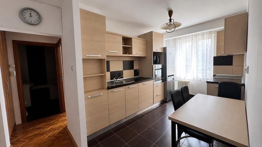 Apartament cu 2 camere decomandat în Decebal