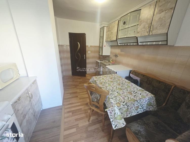 Inchiriez 3 camere decomandat Grivitei pet friendly cu parcare