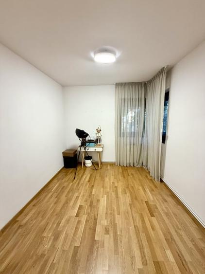 Apartament cu 3 camere decomandat în P-ța Dorobanți