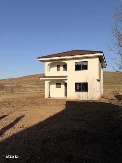 Casă cu 4 camere cu Teren 500 Mp în Apahida