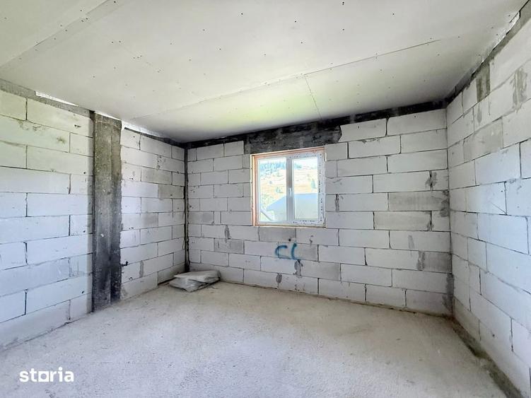 Casă cu 4 camere cu Teren 1200 Mp în Breaza