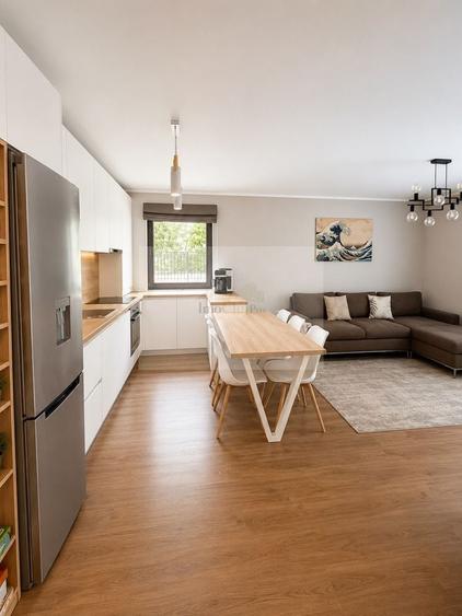 Apartament cu 3 camere semidecomandat în Europa