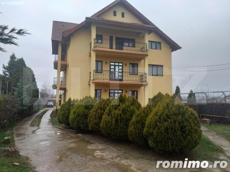 Casă cu 11 camere cu Teren 1700 Mp în Central