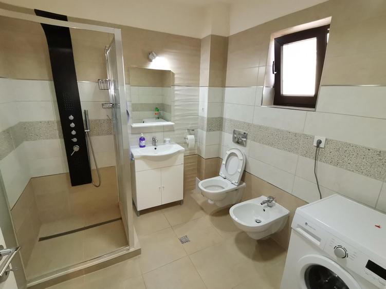 Casă individuală cu 5 camere cu Garaj în Arhitecților - Calea Cisnădiei