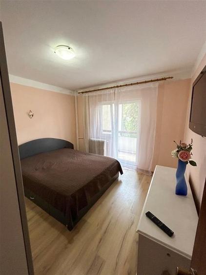 Apartament cu 3 camere decomandat în Dacia
