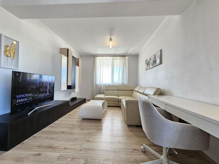 Apartament cu 3 camere decomandat, mobilat în Iancu Nicolae