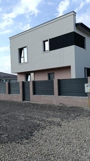 Casă individuală cu 4 camere cu Canalizare în Vidra