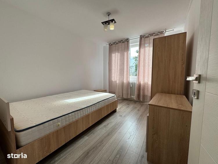 Apartament cu 4 camere decomandat în Central