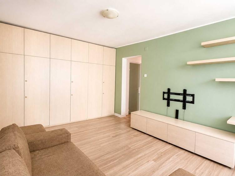Apartament cu 2 camere decomandat în Baba Novac