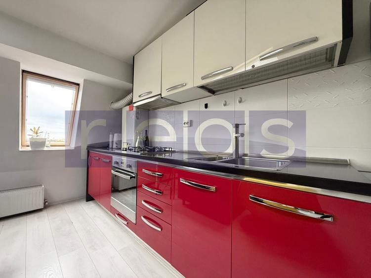 Apartament cu 3 camere semidecomandat în 1 Decembrie 1918