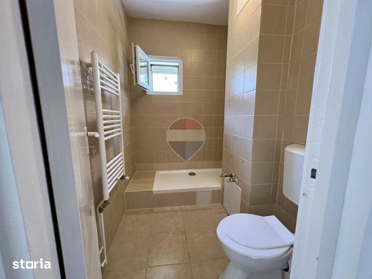 Apartament cu 3 camere decomandat în Vasile Aaron