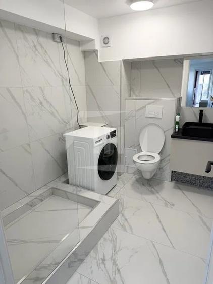 Apartament cu 3 camere semidecomandat, mobilat în Iris
