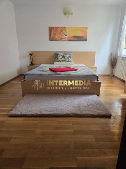 Casă individuală cu 4 camere cu Canalizare în Central