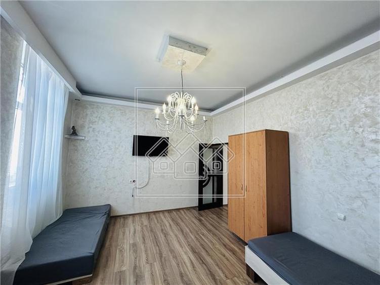 Apartament cu 2 camere nedecomandat în Central