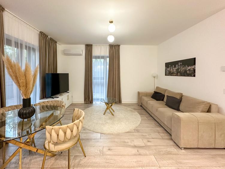 Apartament cu 3 camere semidecomandat în P-ta Presei Libere