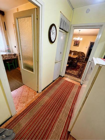 Apartament cu 3 camere semidecomandat în Central