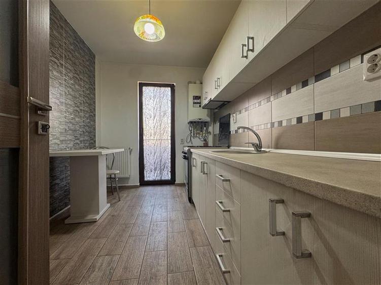 Apartament cu 2 camere decomandat, mobilat în Aeroport