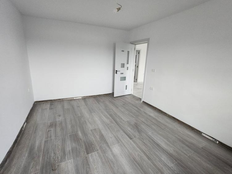 Casă cu 4 camere cu Teren 300 Mp în Hemeiuș