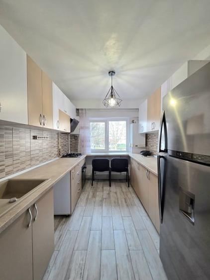 Apartament cu 3 camere decomandat, mobilat în Tomis III