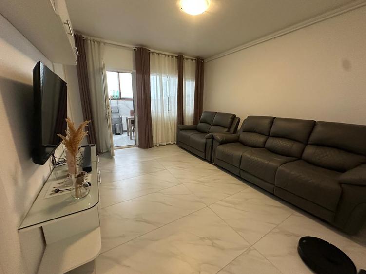 Apartament cu 4 camere semidecomandat în Bragadiru