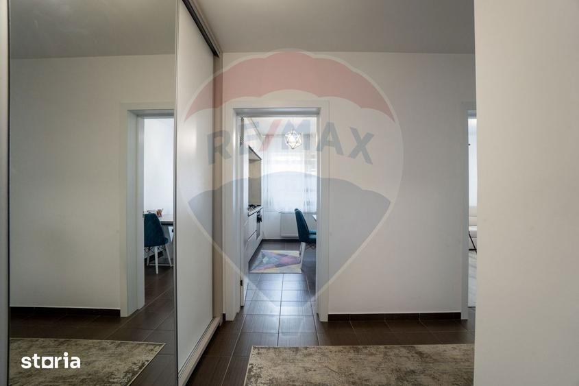Apartament cu 2 camere decomandat în Sânpetru