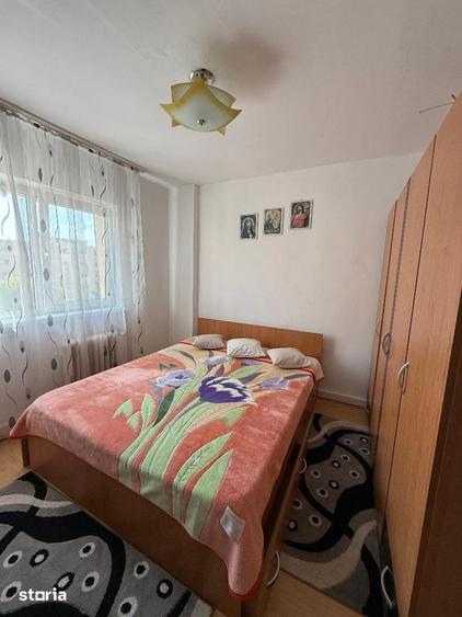 Apartament cu 3 camere în Cetate