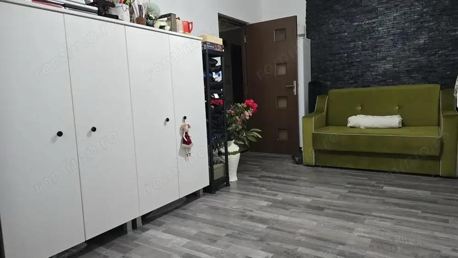 Apartament cu 3 camere decomandat în Zarand
