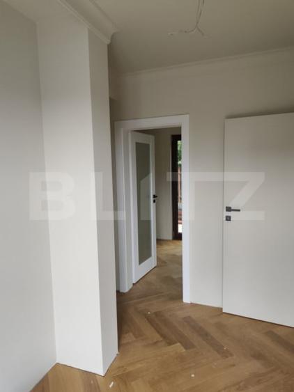 Casă cu 4 camere cu Teren 350 Mp în Central