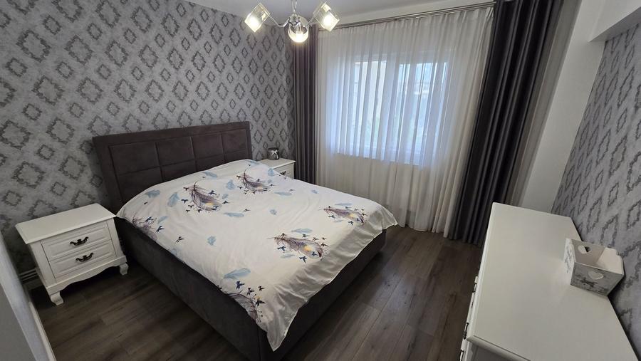Apartament cu 3 camere decomandat în Găvana