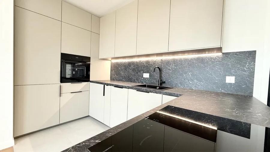 Apartament cu 3 camere semidecomandat, mobilat în Barbu Văcărescu