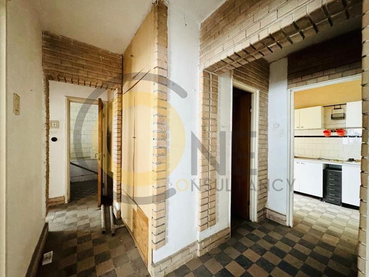 Apartament cu 3 camere semidecomandat în Pantelimon