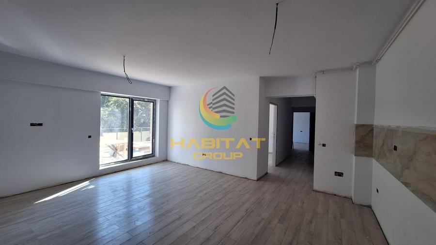 Apartament cu 3 camere semidecomandat în Berceni