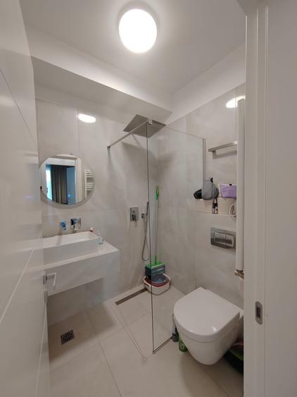 Apartament cu 3 camere în Splaiul Unirii