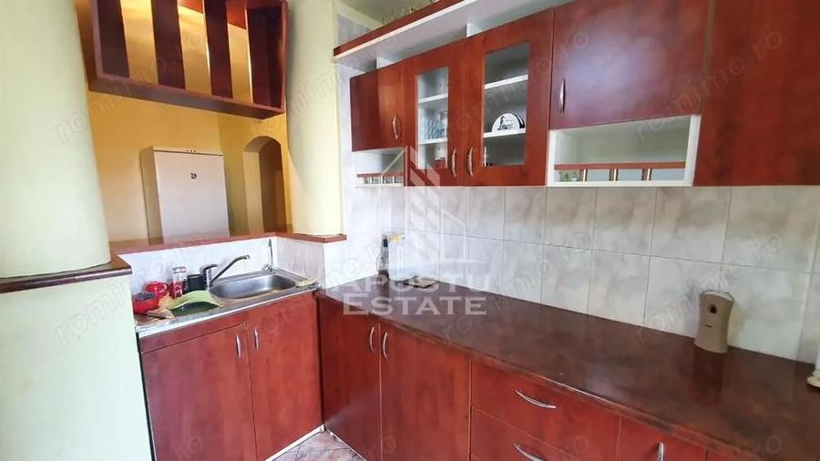 Apartament cu 3 camere decomandat, mobilat în Freidorf