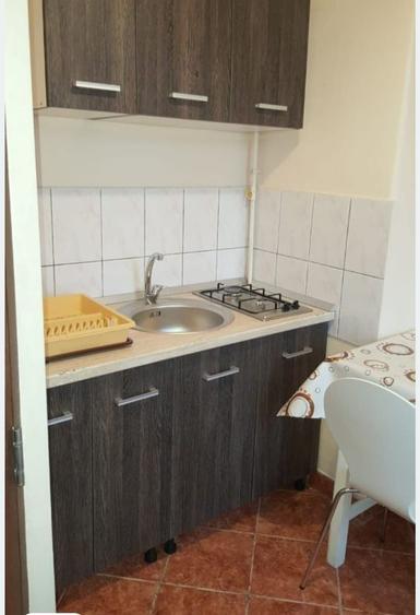 Garsonieră decomandată în Central