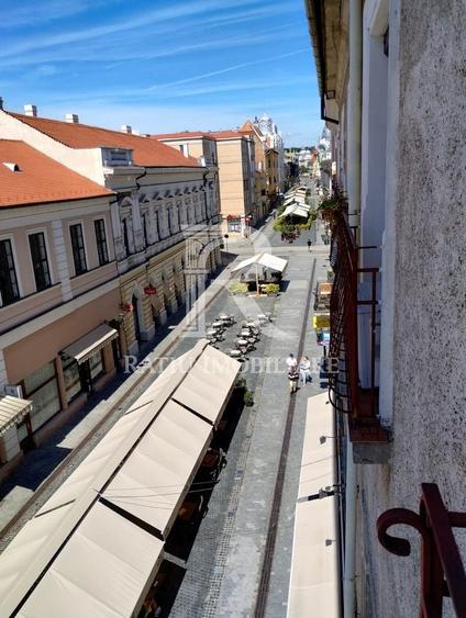Apartament cu 2 camere decomandat, mobilat în Central