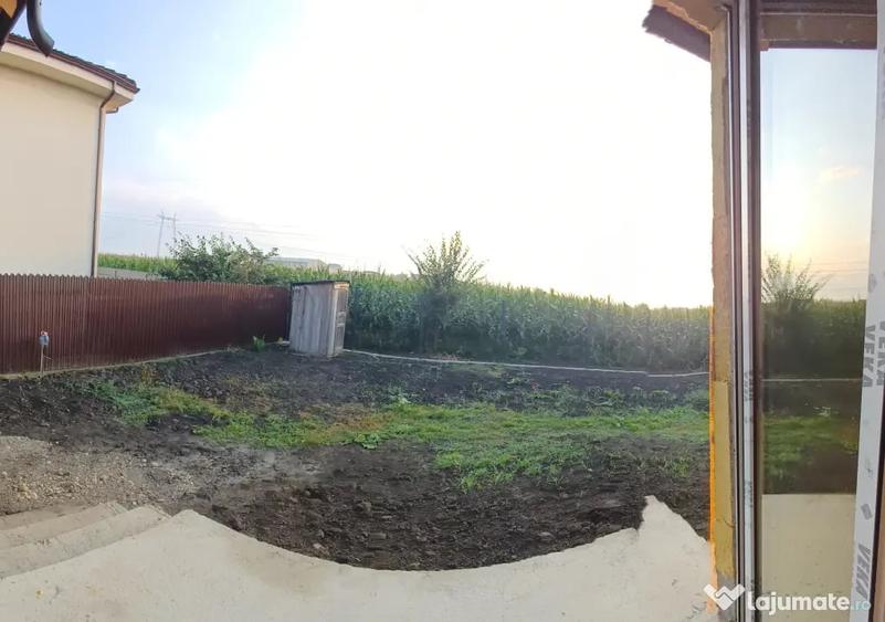 Casă cu 3 camere în Sânpetru