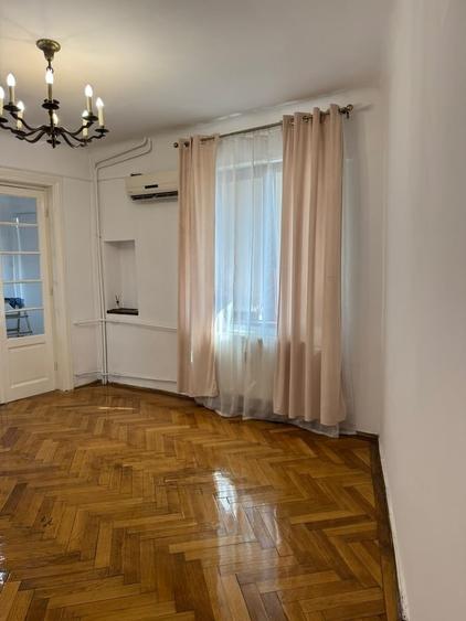 Apartament cu 3 camere semidecomandat în Cotroceni
